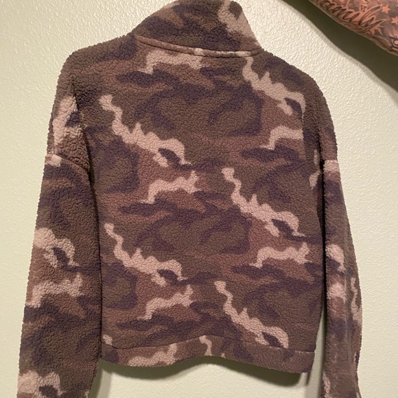 Camo print jacket from American Eagle 🦅 - Picture 3 of 3